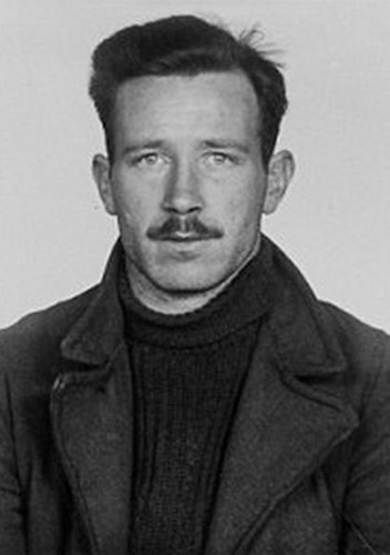 Flight Lieutenant Leslie George Bull