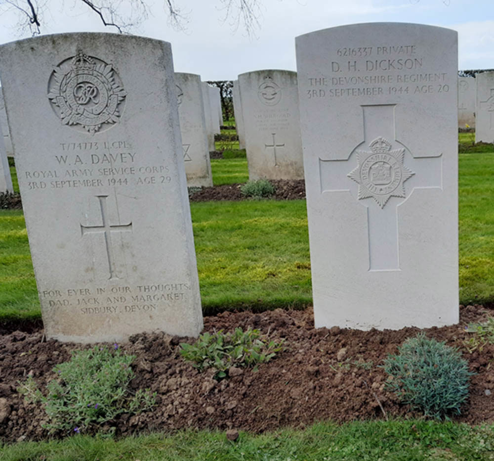 The now-identified grave of Private Dickson alongside that of Lance Corporal Davey.