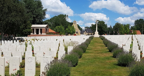 Hooge Crater Cemetery
