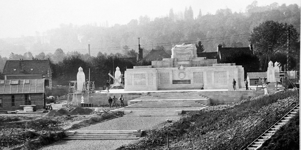 Discover the casualties commemorated here